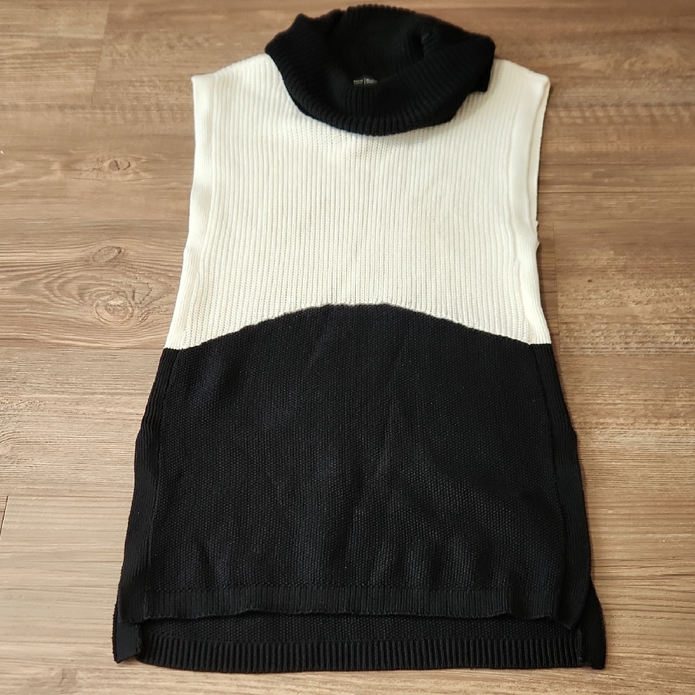 White House Black Market Top